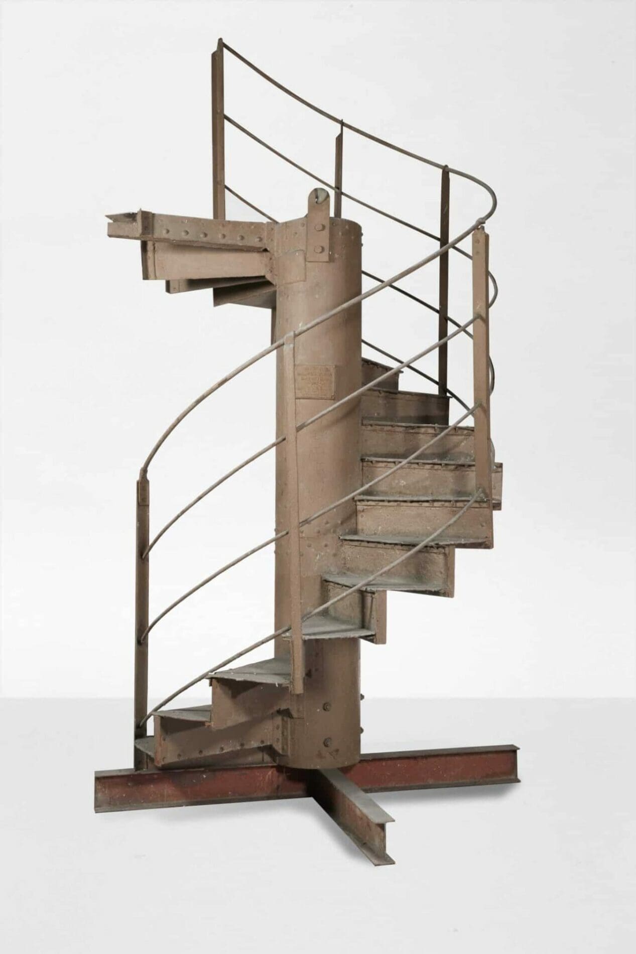 Faites monter les enchères pour la vente de l’escalier de la Tour Eiffel