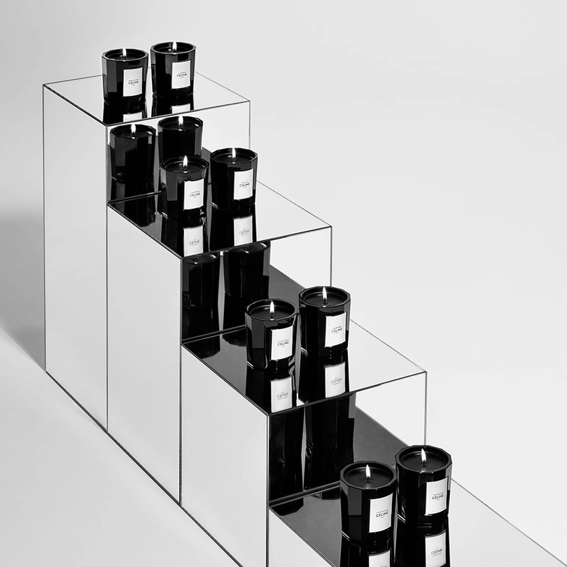 Hedi Slimane lance une collection de bougies parfumées pour Céline