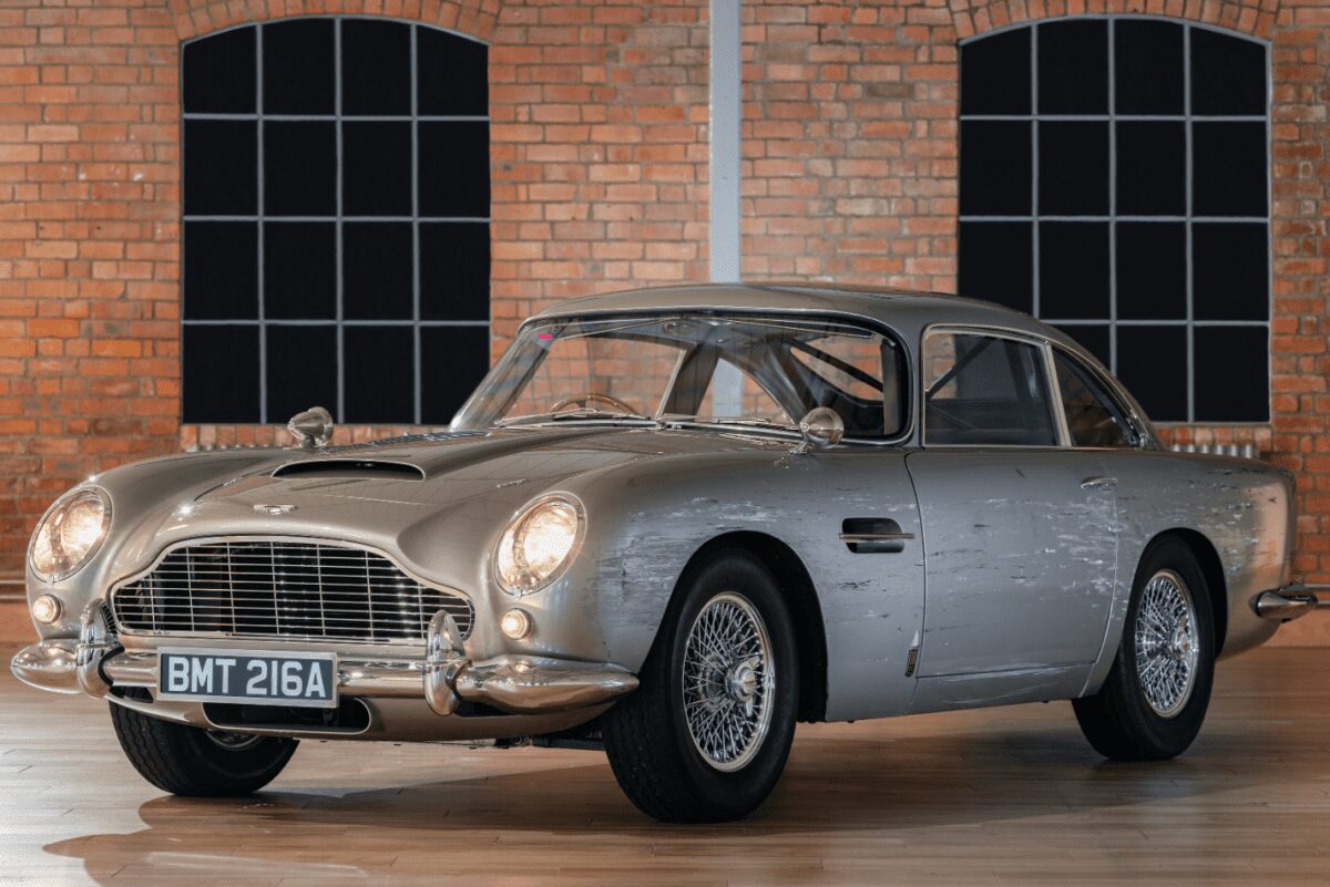 La voiture de cascadeur de James Bond atteint presque trois millions de livres lors d’une vente aux enchères