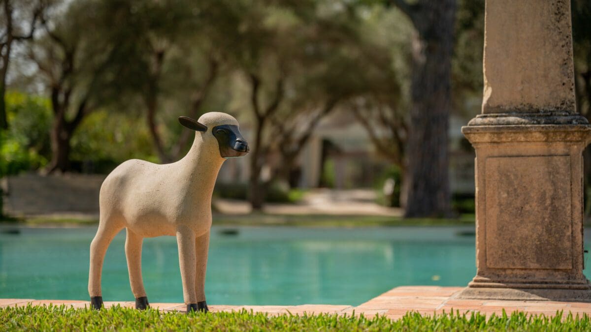 L’Agneau, symbole du génie créatif de  François-Xavier Lalanne  aux enchères chez METAYER-MERMOZ
