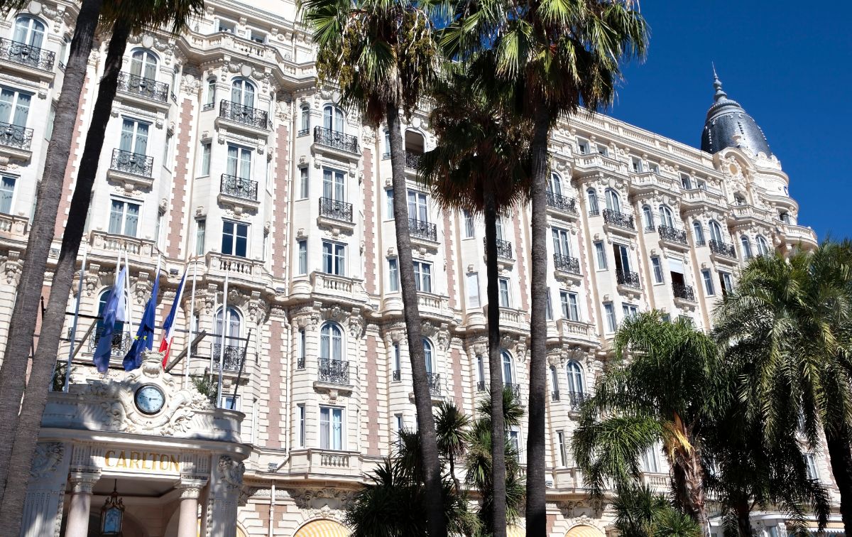 Le “Casse du Siècle” au Carlton de Cannes : L’Assureur Lloyd’s Reçoit 15 Millions d’Euros de Dommages-Intérêts Le “Casse du Siècle” au Carlton de Cannes : L’Assureur Lloyd’s Reçoit 15 Millions d’Euros de Dommages-Intérêts