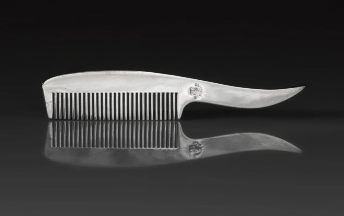 La Moustache de Freddie Mercury et son Peigne Tiffany Étonnent à la Vente aux Enchères La Moustache de Freddie Mercury et son Peigne Tiffany Étonnent à la Vente aux Enchères