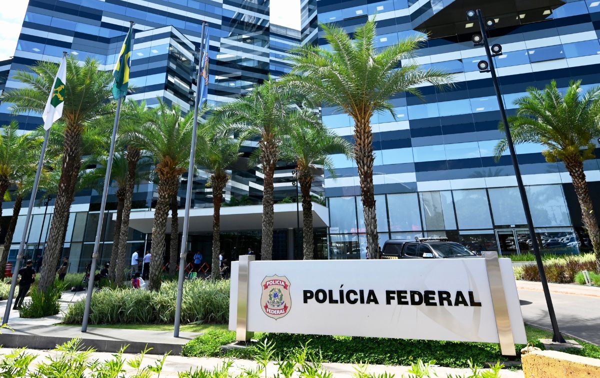 Scandale des bijoux au Brésil : Silence du couple Bolsonaro face aux enquêteurs