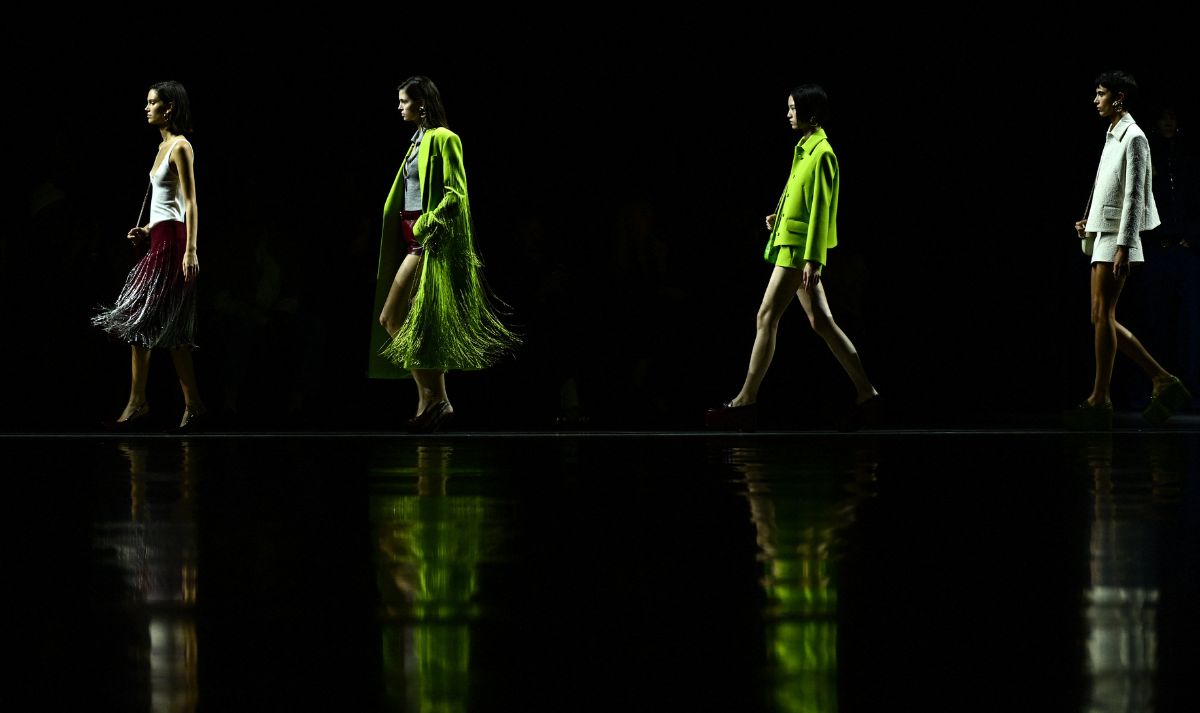 Grève Historique à Gucci : Inquiétudes et Contestations autour du Transfert de l’Équipe Créative de Rome à Milan Grève Historique à Gucci : Inquiétudes et Contestations autour du Transfert de l’Équipe Créative de Rome à Milan