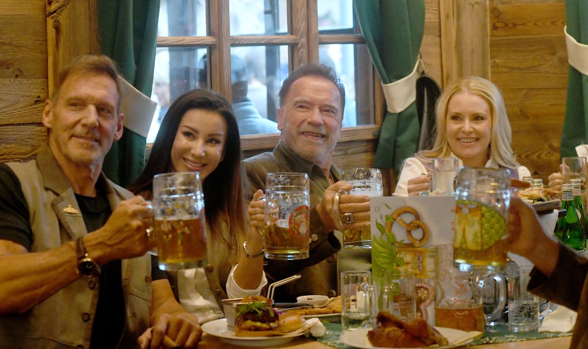 Arnold Schwarzenegger et sa Montre de Luxe : Incident Douanier à l’Aéroport de Munich Arnold Schwarzenegger et sa Montre de Luxe : Incident Douanier à l’Aéroport de Munich