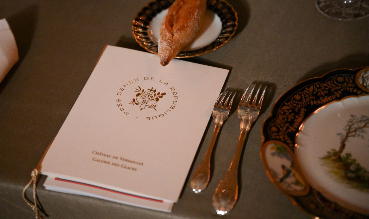 4 000 Menus Présidentiels et Royaux Français aux Enchères à Paris : Une Plongée dans l’Histoire Diplomatique et Gastronomique